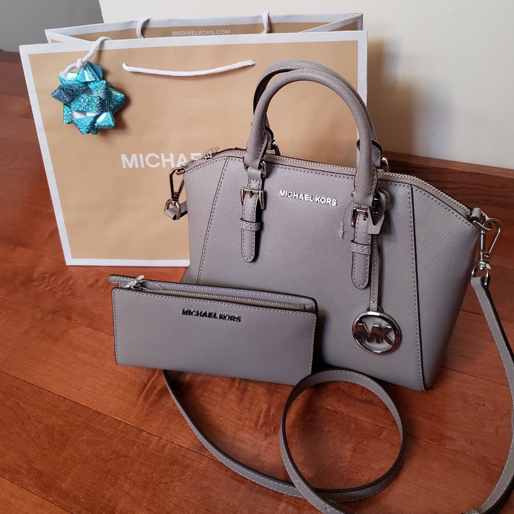 Michael Kors Sachet Set